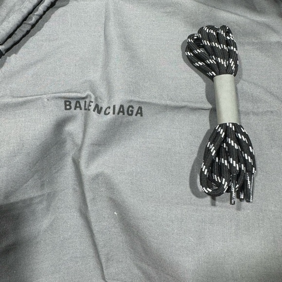 Balenciaga shoes - Picture 7 of 13